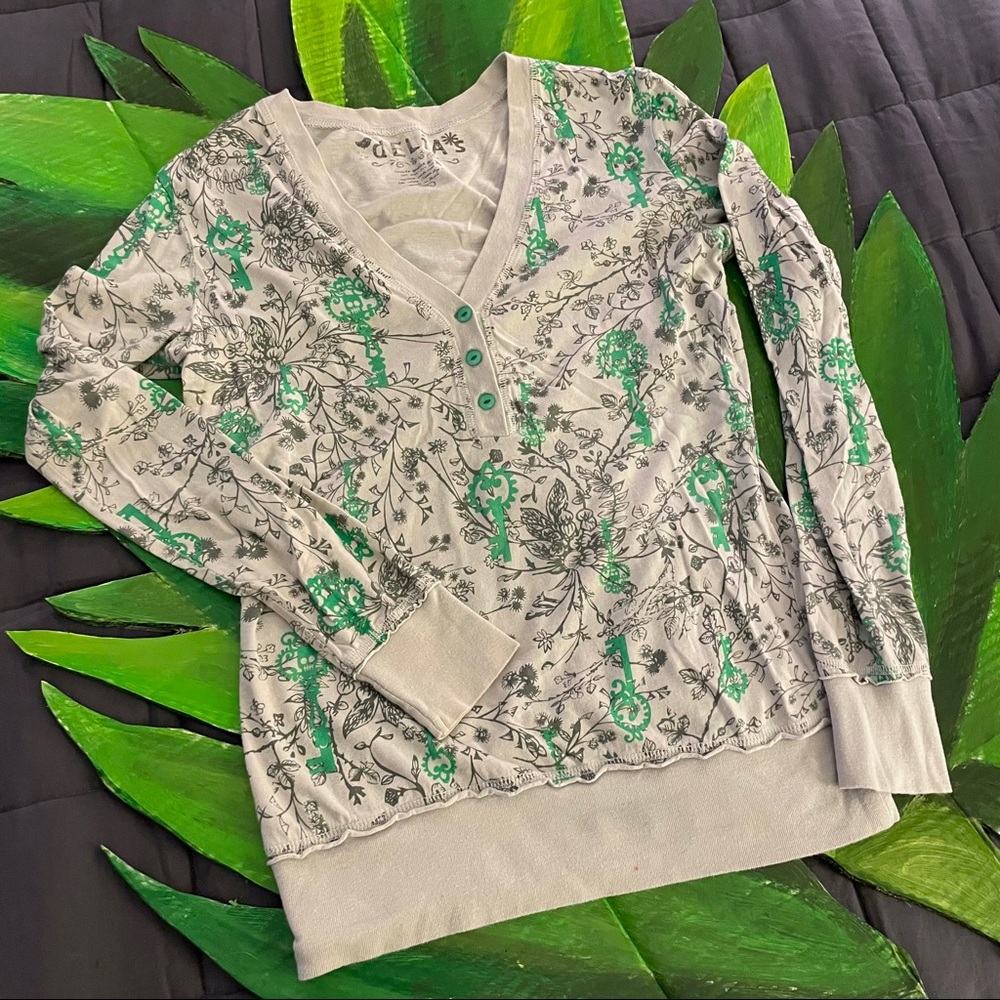 Vintage Delia’s Skeleton Key Henley